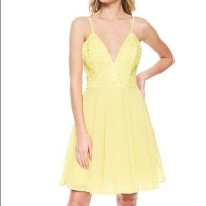 Yellow Dress/homecoming/prom/Lace